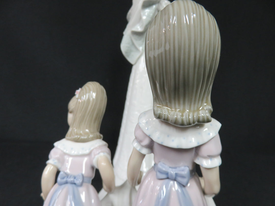 Lladró "Here Comes the Bride" Figurine
