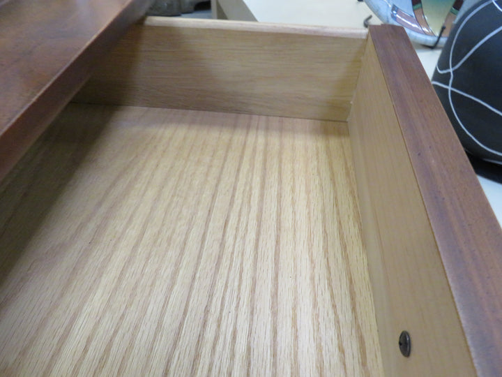 Hekman Cherry End Table