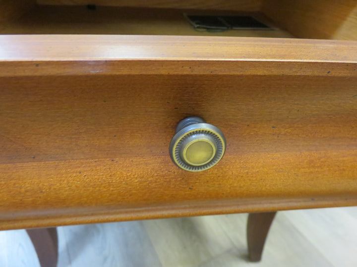 Hekman Cherry End Table