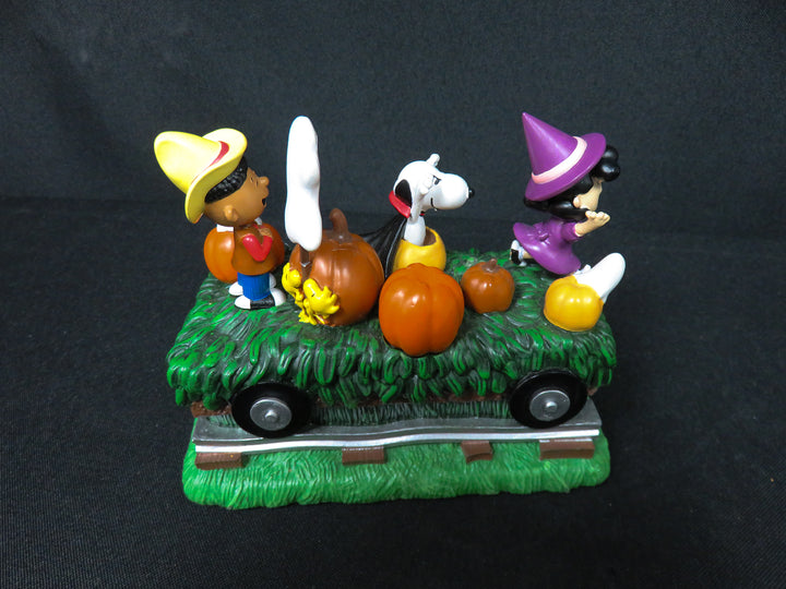 Peanuts Halloween Train Car