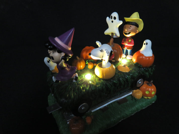Peanuts Halloween Train Car