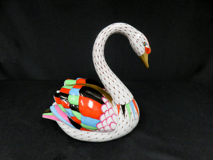 Hollohaza Swan Figurine