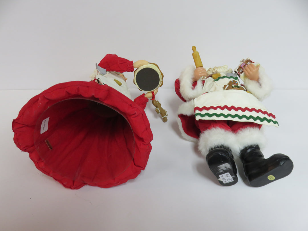 Clothtique Santa & Mrs. Claus