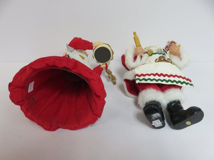 Clothtique Santa & Mrs. Claus