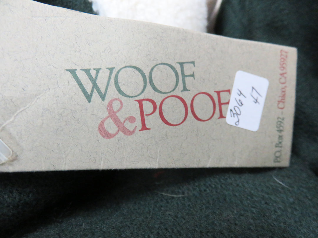 Woof & Poof Santa Shelf Sitter