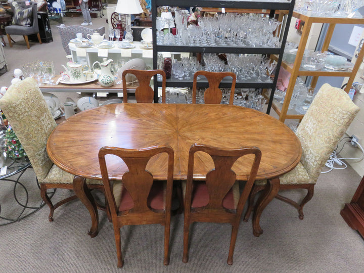 Dining Table & Chairs