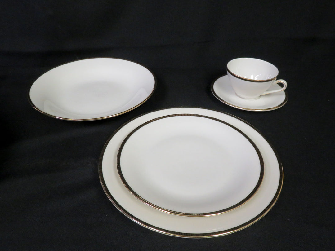 Seltzman Isolde China Set