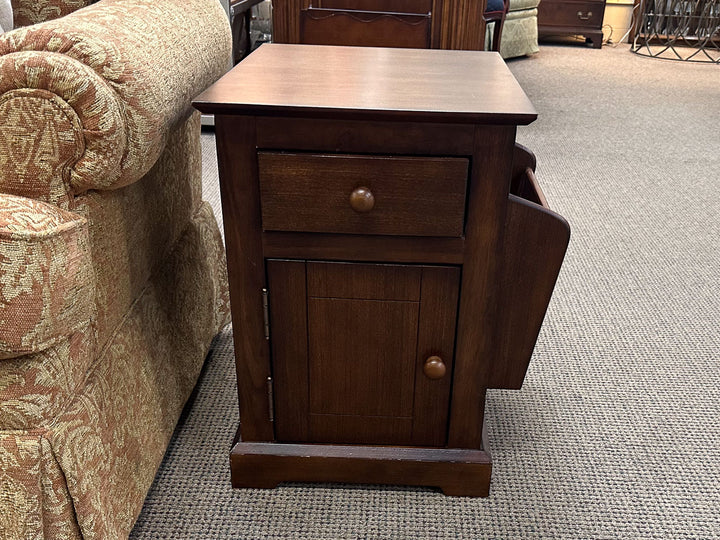 End Table with Magazine Pocket