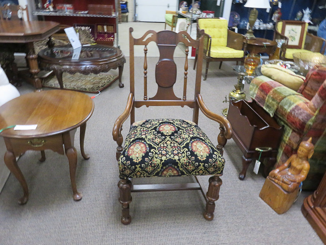 Dining Table & Chairs