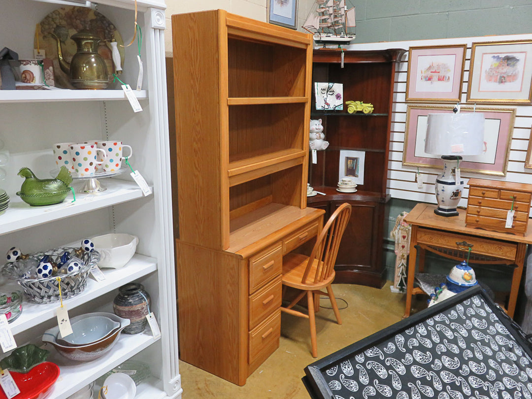 Oak Student Desk & Hutch