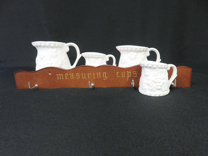 Enesco Measuring Cup Set