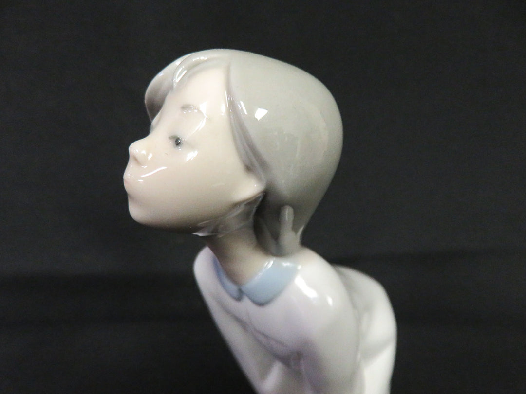 Lladró Kissing Girl Figurine