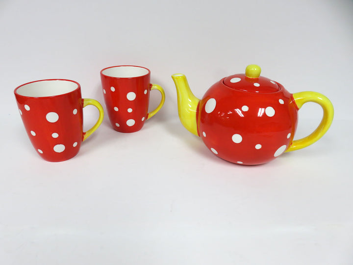 Trisa Teapot and Mugs Set