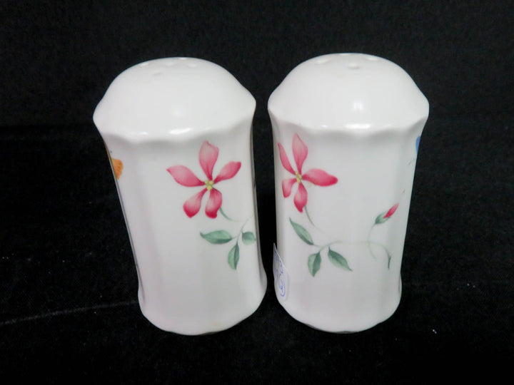 Mikasa Salt and Pepper Set