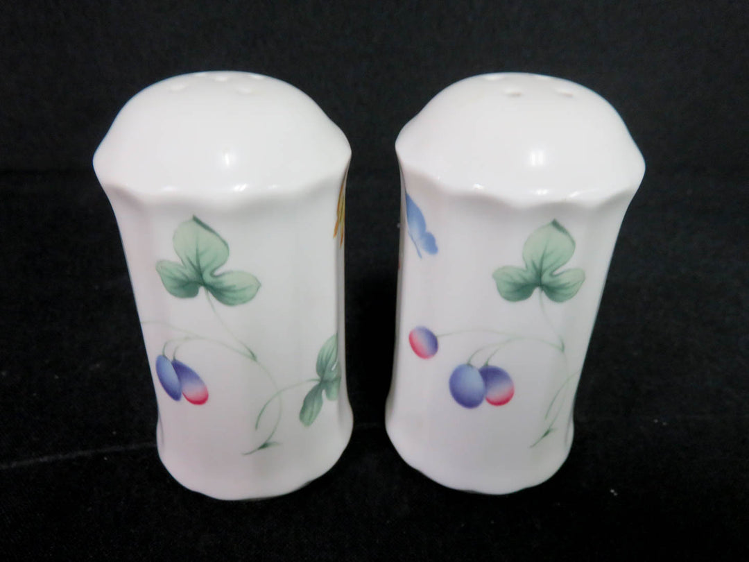 Mikasa Salt and Pepper Set
