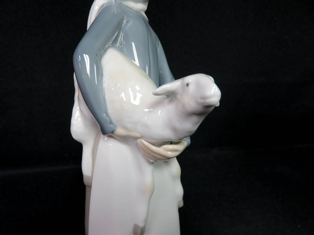 Lladró Girl Figurine