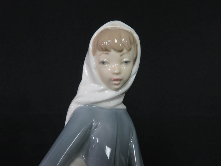 Lladró Girl Figurine