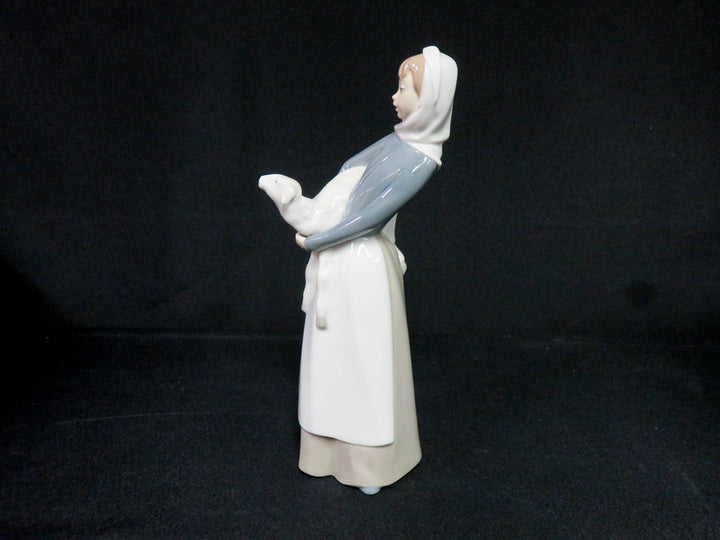 Lladró Girl Figurine