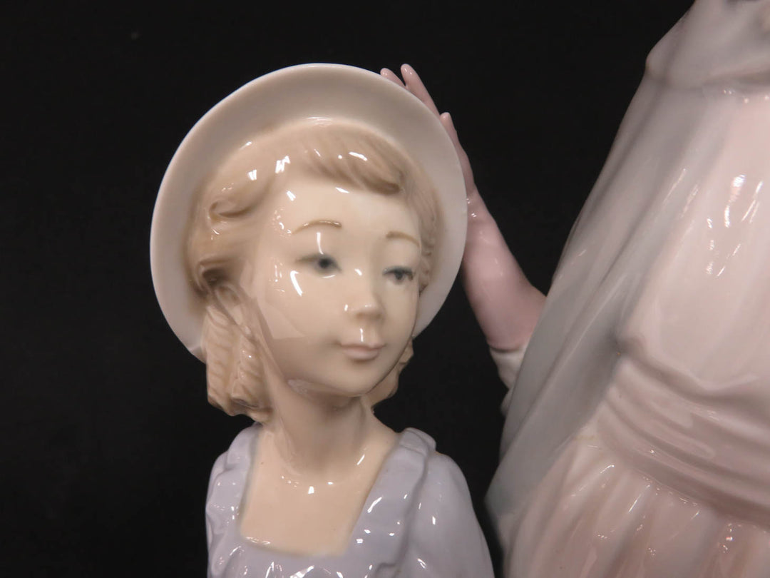 Nao by Lladro Figurine
