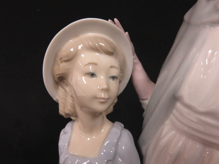 Nao by Lladro Figurine