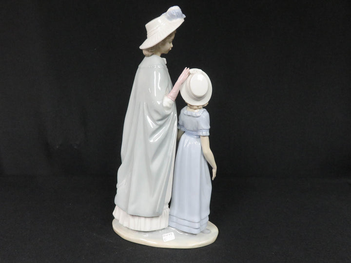 Nao by Lladro Figurine