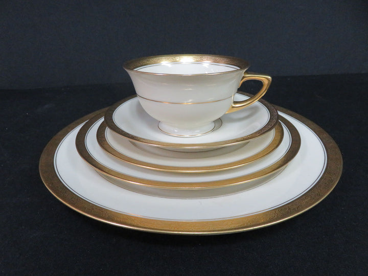 Heinrich & Co China Set
