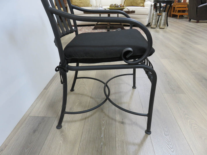Dining Table & Chairs