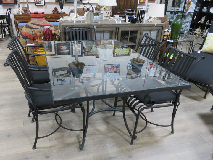 Dining Table & Chairs