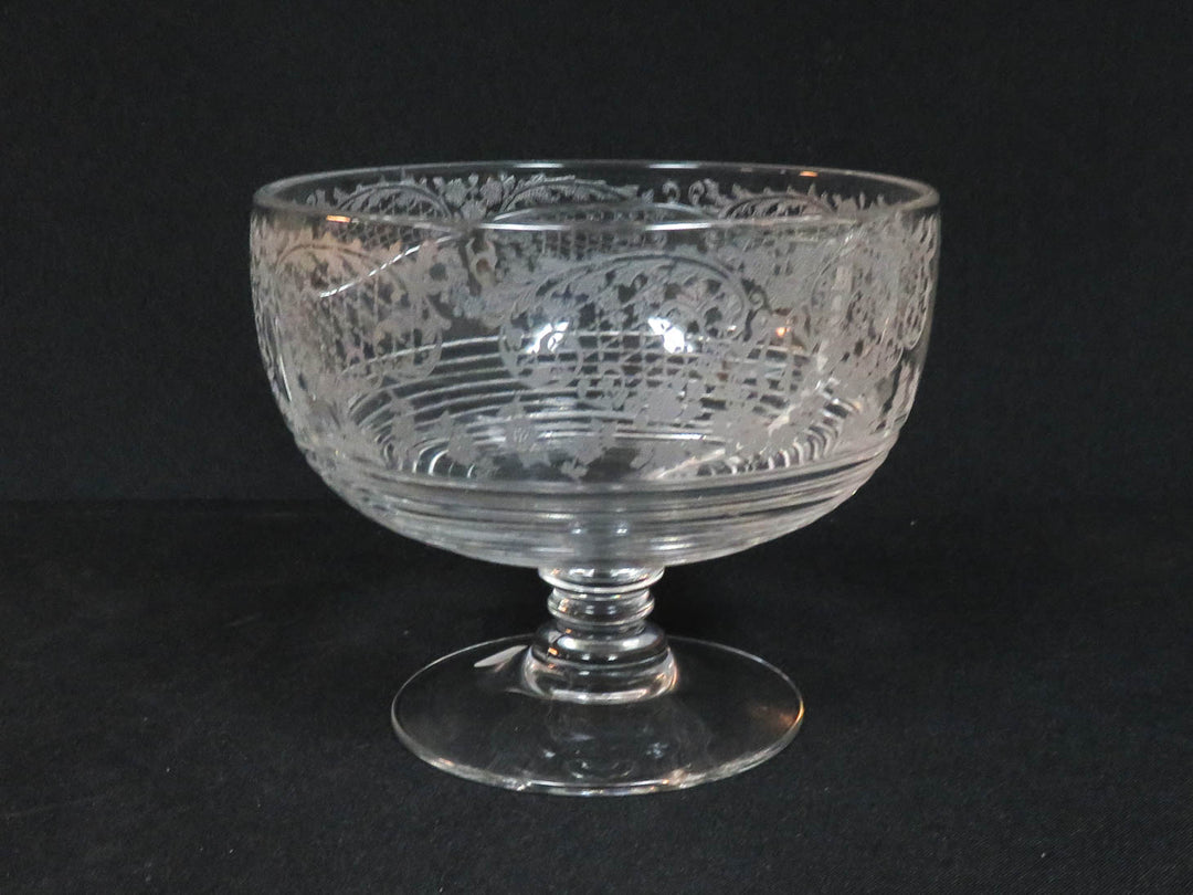 Round Pedestal Base Divided Bowl