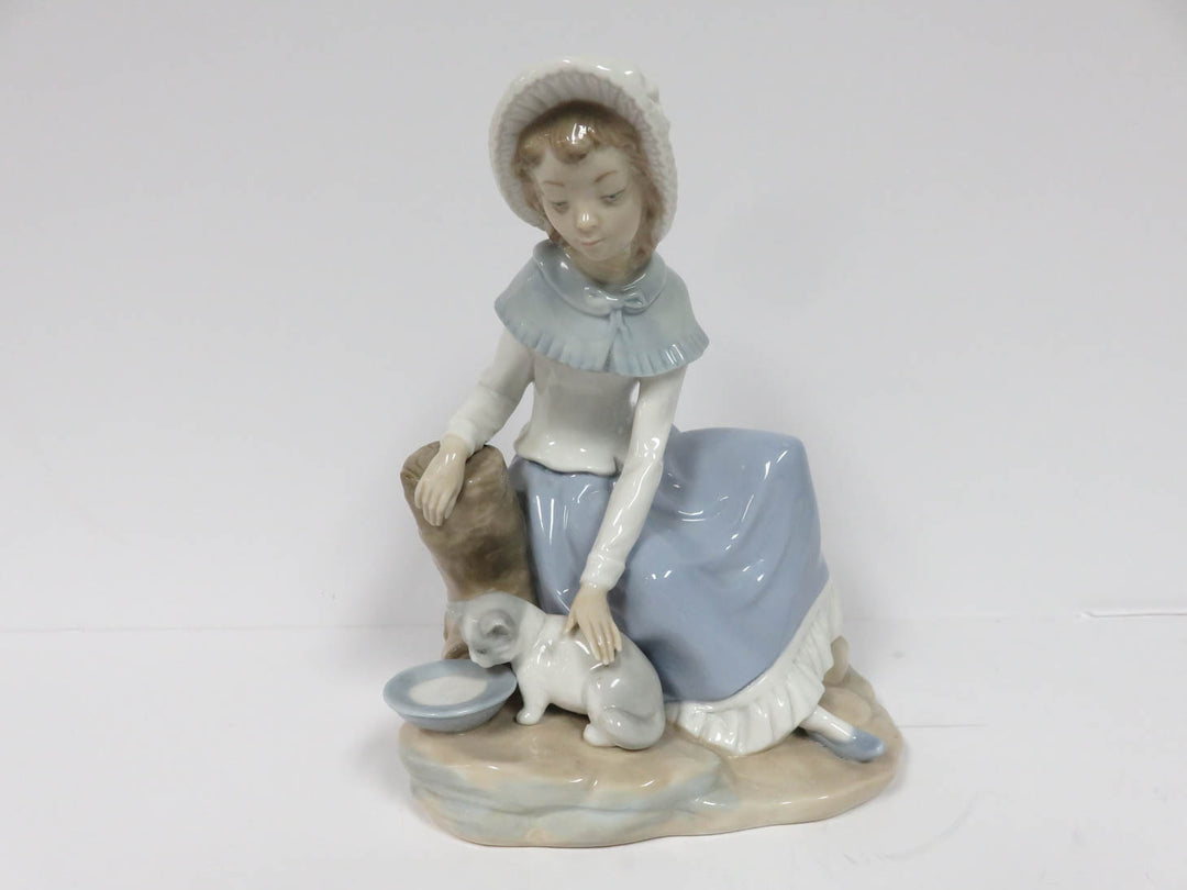 Nao Figurine