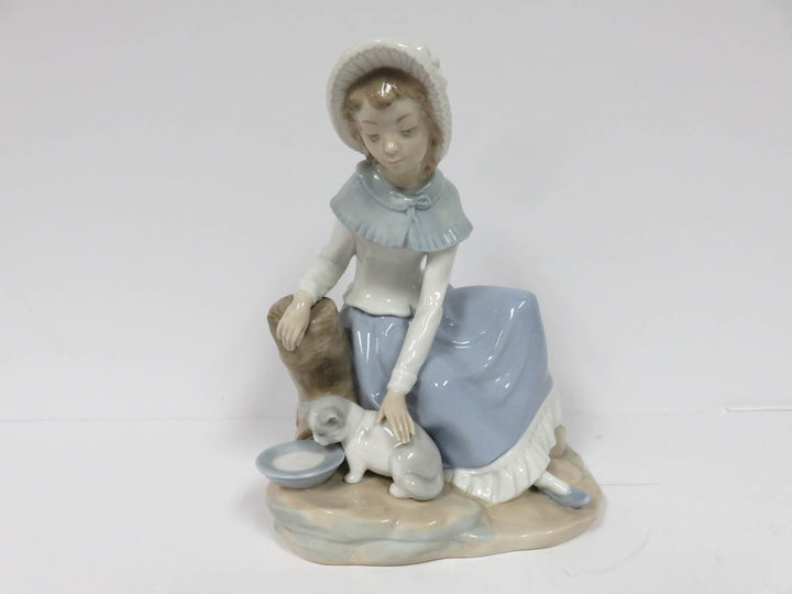 Nao Figurine