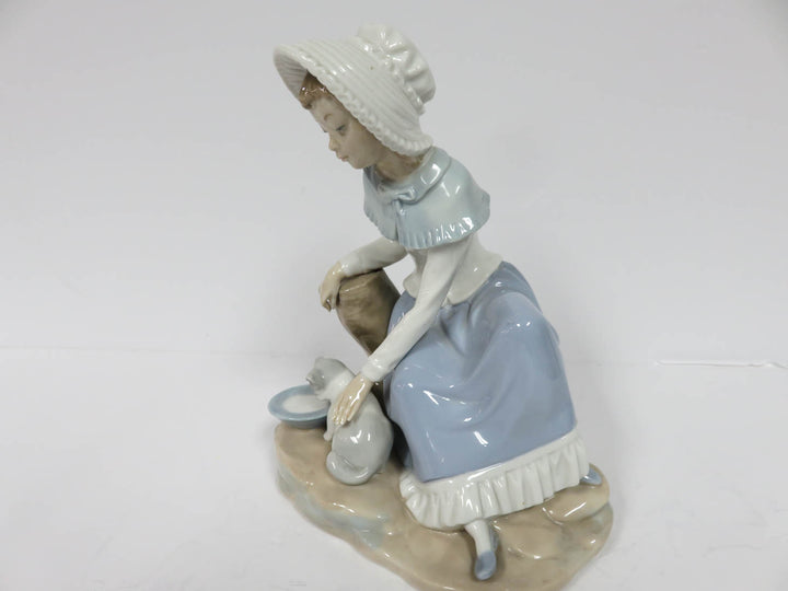 Nao Figurine