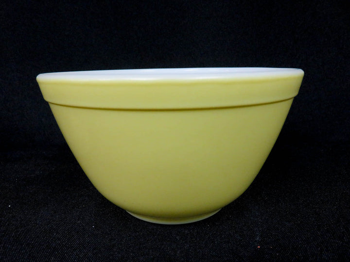 Pyrex Nesting Mixing Bowls