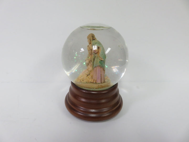 Christmas Musical Snow Globe