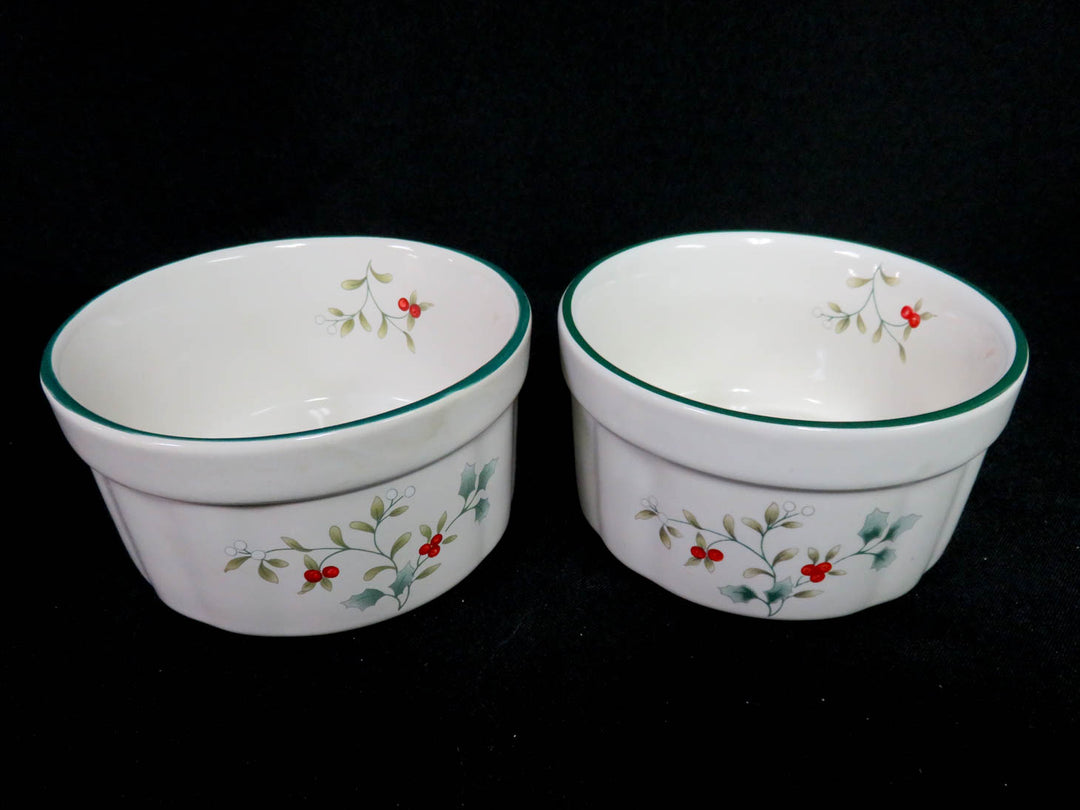 Pfaltzgraff Ramekins and Knives