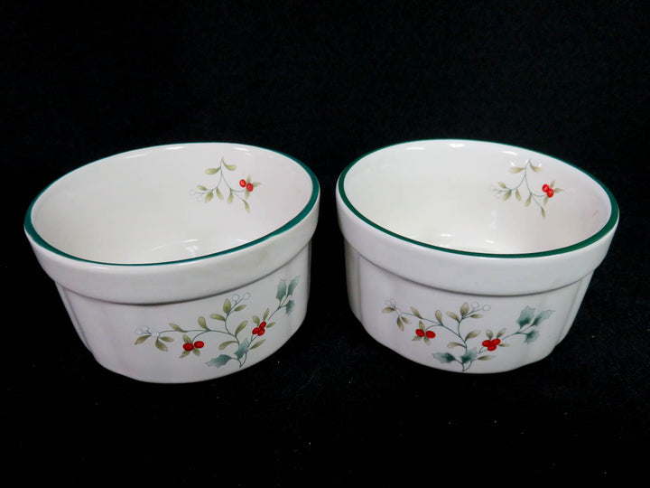 Pfaltzgraff Ramekins and Knives