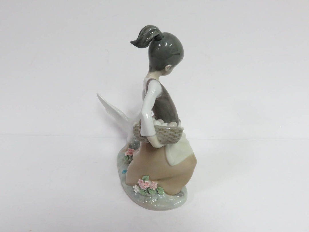 Lladró "Agressive Goose" Figurine