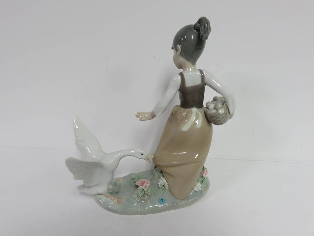 Lladró "Agressive Goose" Figurine