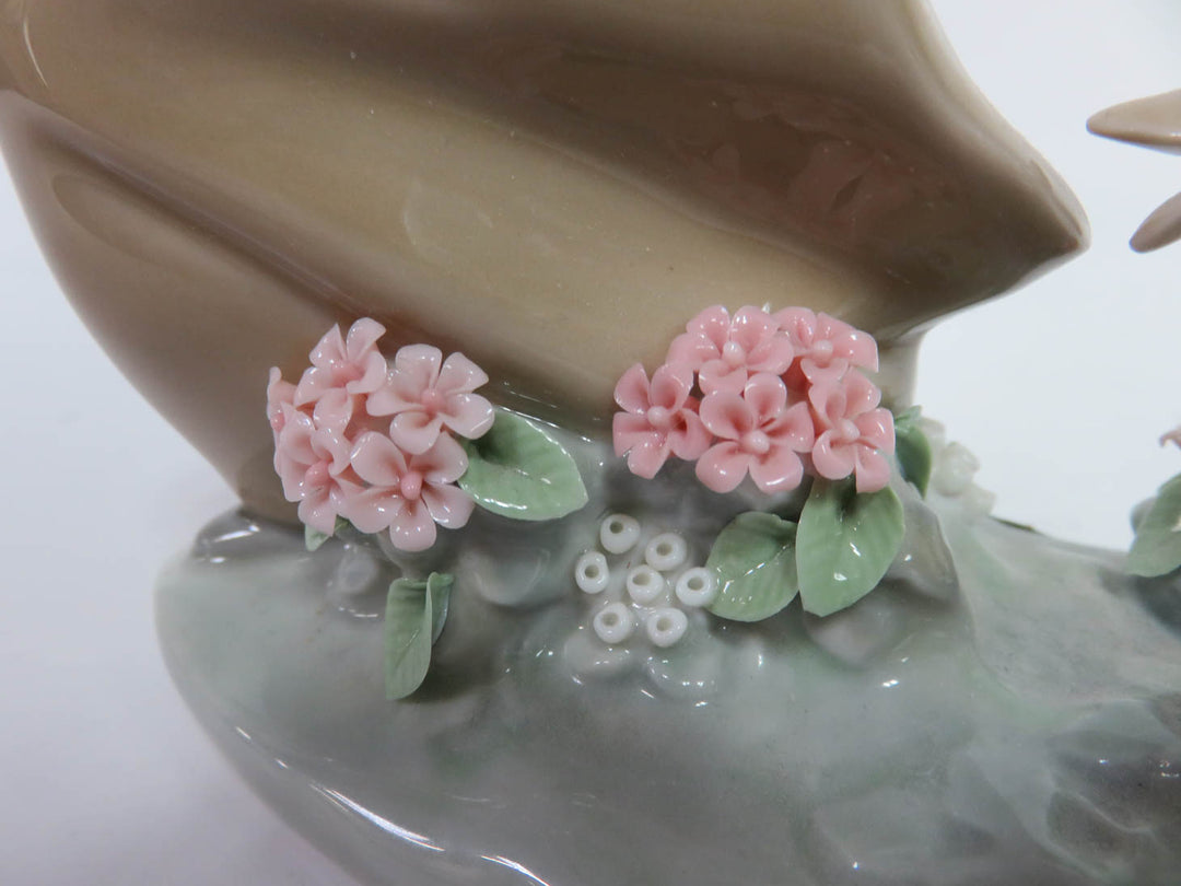 Lladró "Agressive Goose" Figurine