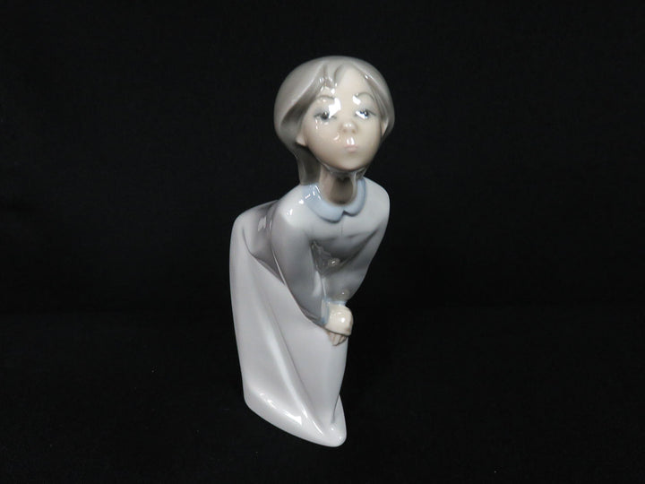 Lladró Girl Figurine