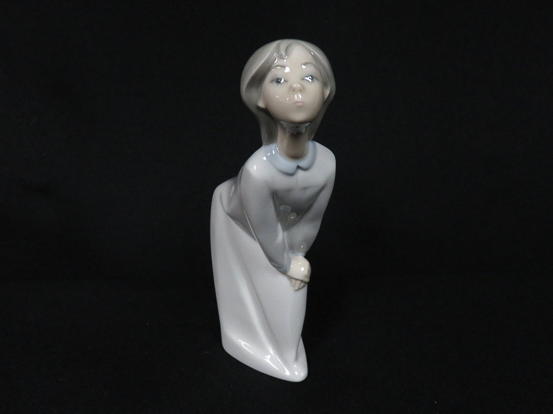 Lladró Girl Figurine