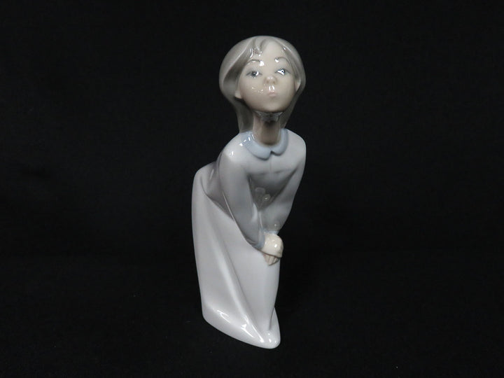 Lladró Girl Figurine