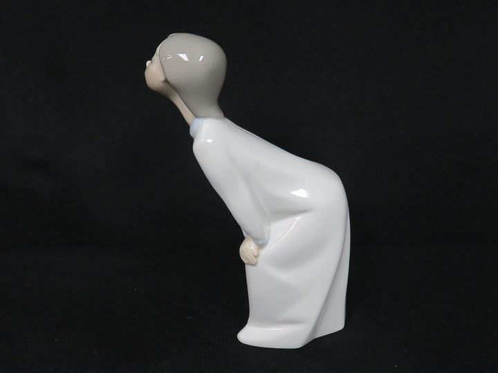 Lladró Girl Figurine