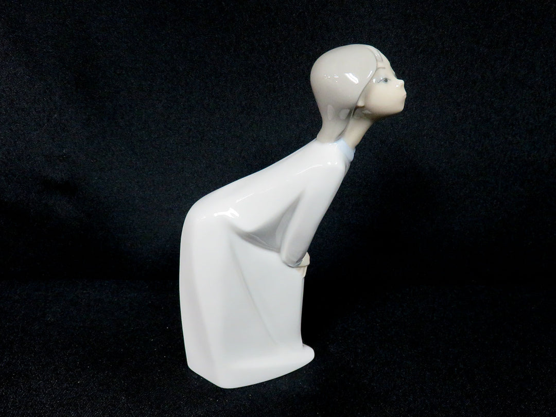 Lladró Girl Figurine