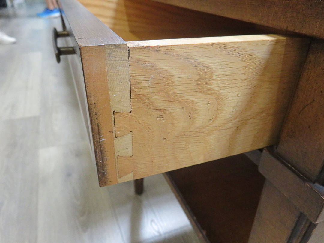 Hekman End Table
