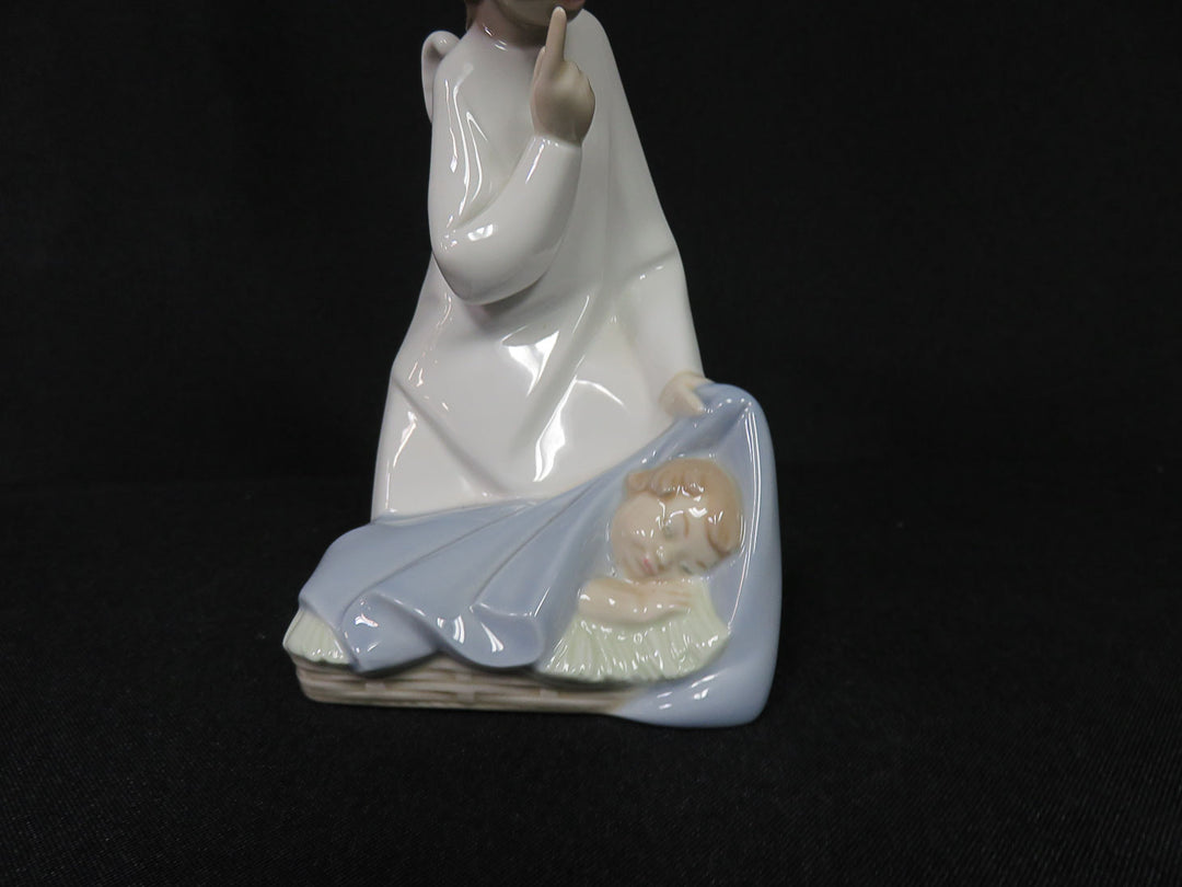Lladró Angel with Baby Figurine
