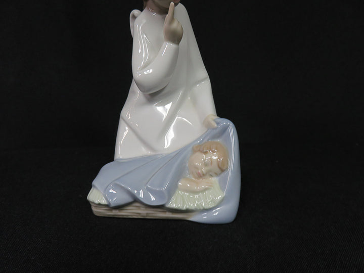 Lladró Angel with Baby Figurine