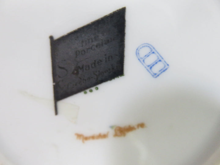 Pair Cabinet Portrait Plates