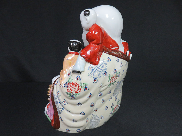 Famille Rose Buddha Figurine