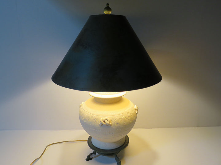Cream Pottery Table Lamp